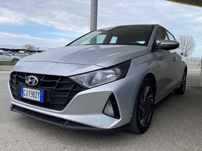 Usata Hyundai i20 84 CV (61 kW) 2022 Argento Utilitaria