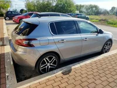 Usata Peugeot 308 Allure 120 CV (88 kW) 2018 Berlina