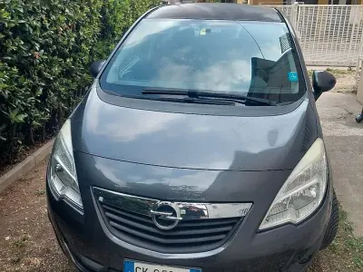 Usata Opel Meriva 101 CV (74 kW) 2011 Grigio Monovolume