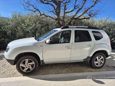 Usata Dacia Duster Lauréate 110 CV (80 kW) 2013 Bianco SUV