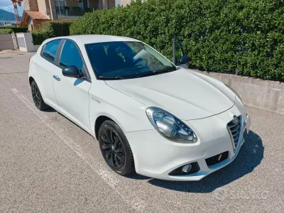 Usata Alfa Romeo Giulietta 120 CV (88 kW) 2015 Bianco Utilitaria