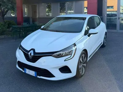 Usata Renault Clio V Zen 91 CV (66 kW) 2022 Bianco Berlina