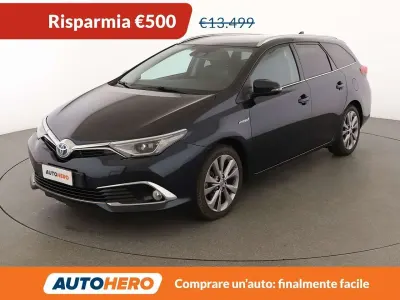 Usata Toyota Auris Hybrid Lounge 136 CV (100 kW) 2017 Nero Station wagon