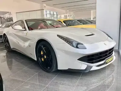 Usata Ferrari F12 736 CV (541 kW) 2013 Bianco Coupé