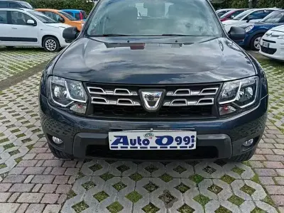 Usata Dacia Duster Lauréate 109 CV (80 kW) 2017 Grigio SUV