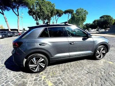 Usata VW T-Roc R-line 150 CV (110 kW) 2023 Grigio SUV