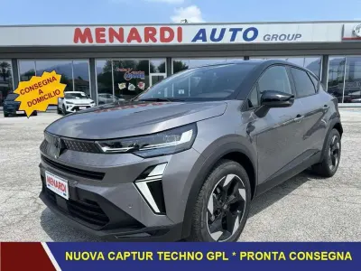 Nuova Renault Captur Techno 122 CV (89 kW) 2026 Grigio SUV