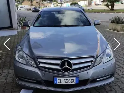 Usata Mercedes E220 170 CV (125 kW) 2012 Grigio Coupé