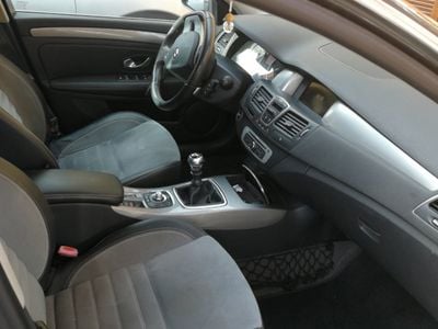 Usata Renault Laguna III 150 CV (110 kW) 2014 Grigio Station wagon