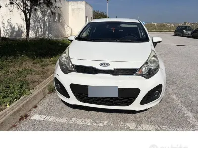 Usata Kia Rio 75 CV (55 kW) 2012 Berlina