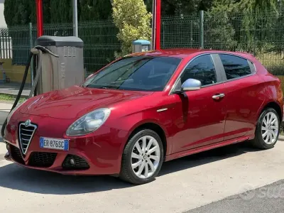 Usata Alfa Romeo Giulietta Exclusive 170 CV (125 kW) 2013 Rosso Utilitaria
