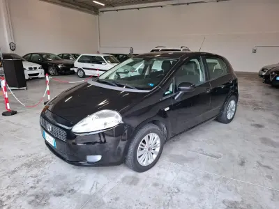 Usata Fiat Grande Punto 75 CV (55 kW) 2008 Nero Utilitaria