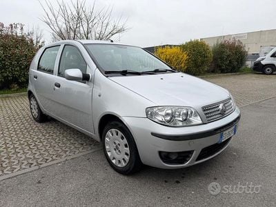 Usata Fiat Punto Active 59 CV (43 kW) 2010 Grigio Utilitaria