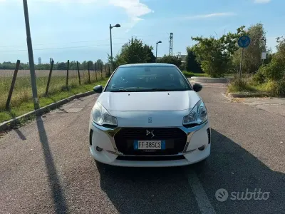 Usata DS Automobiles DS3 So Chic 75 CV (55 kW) 2016 Bianco Utilitaria