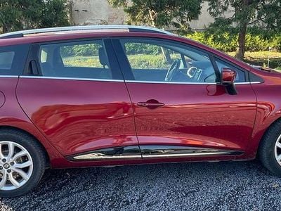Usata Renault Clio GrandTour 75 CV (55 kW) 2018 Rosso Station wagon