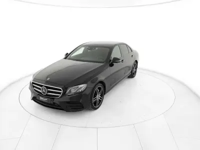 Usata Mercedes E220 Premium 194 CV (142 kW) 2021 Nero Berlina