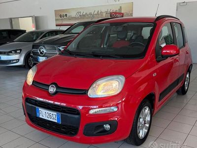 Usata Fiat Panda Lounge 69 CV (50 kW) 2017 Rosso Utilitaria