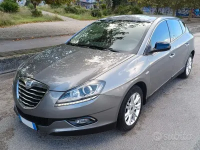 Usata Lancia Delta Gold 120 CV (88 kW) 2012 Grigio Utilitaria