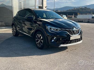 Usata Renault Captur Equilibre 100 CV (73 kW) 2023 Nero SUV