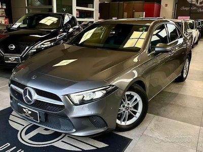 Usata Mercedes A180 Business 116 CV (85 kW) 2018 Grigio Berlina