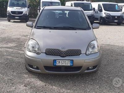 usata Toyota Yaris 2004 - 1.4 D-4D 75CV - LB AUTOMOBILI