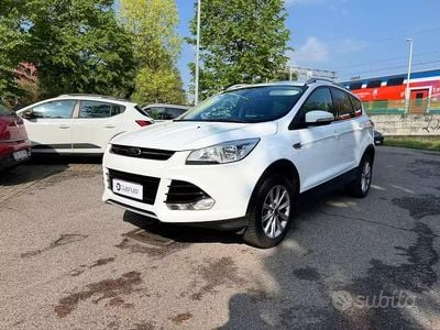 Usata Ford Kuga Titanium 120 CV (88 kW) 2015 Bianco SUV