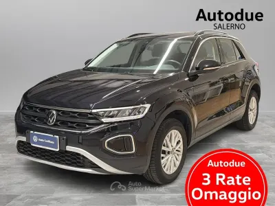Usata VW T-Roc Life 150 CV (110 kW) 2024 2t deep black perlato SUV
