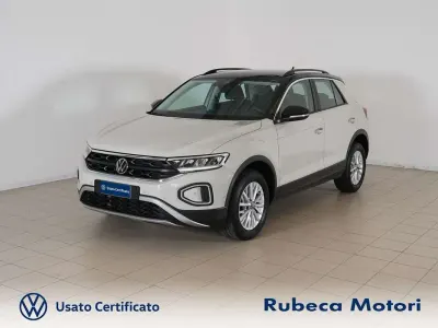 Usata VW T-Roc Life 110 CV (80 kW) 2023 Beige SUV