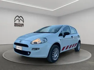 Usata Fiat Punto Lounge 70 CV (51 kW) 2018 Bianco Utilitaria