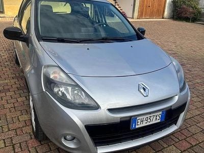 Usata Renault Clio II 54 CV (39 kW) 2011 Grigio Berlina