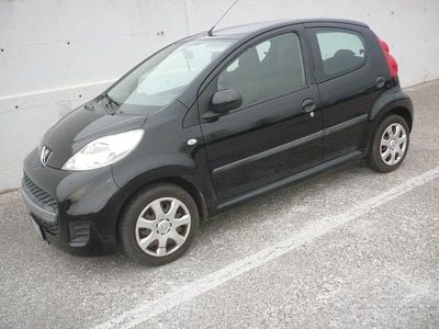 Gebraucht Peugeot 107 Active 68 PS (50 kW) 2009 Schwarz Kleinwagen