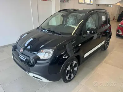 Nuova Fiat Panda Cross Cross 69 CV (50 kW) 2025 Nero Utilitaria