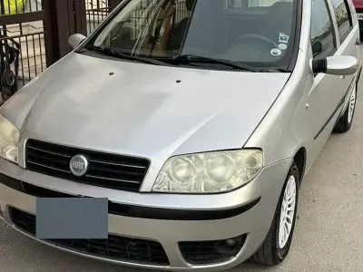 Usata Fiat Punto 69 CV (50 kW) 2006 Grigio Utilitaria