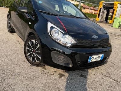 Usata Kia Rio EX 74 CV (54 kW) 2012 Nero Berlina