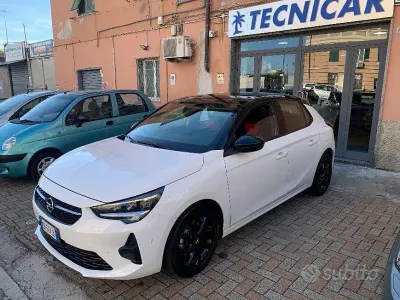 Używany Opel Corsa S 101 KM (74 kW) 2023 Biały Hatchback