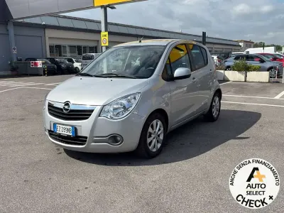 Usata Opel Agila 94 CV (69 kW) 2015 Nero Berlina