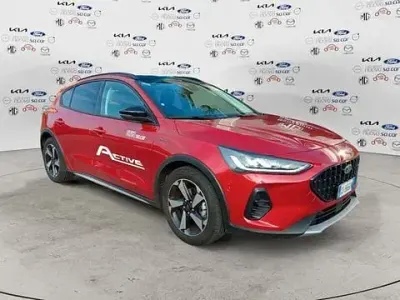 Usata Ford Focus Active 125 CV (91 kW) 2024 Fantastic red Utilitaria