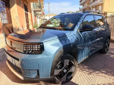 Usata Fiat Grande Panda La Prima 52 kW (72 CV) 2025 Blu Utilitaria