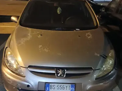 Usata Peugeot 307 90 CV (66 kW) 2002 Grigio Berlina