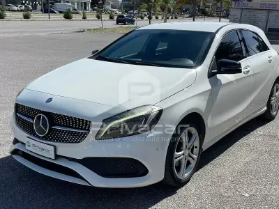 Usata Mercedes A180 109 CV (80 kW) 2015 Bianco Utilitaria