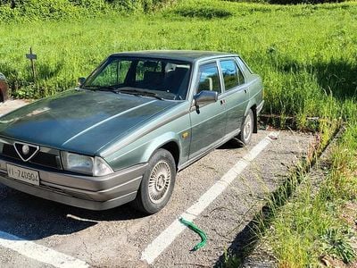 Usata Alfa Romeo 75 110 CV (80 kW) 1988 Verde Berlina