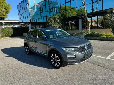 Usata VW T-Roc IQ Drive 116 CV (85 kW) 2019 Grigio SUV