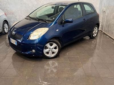 Usata Toyota Yaris 69 CV (50 kW) 2007 Blu Utilitaria