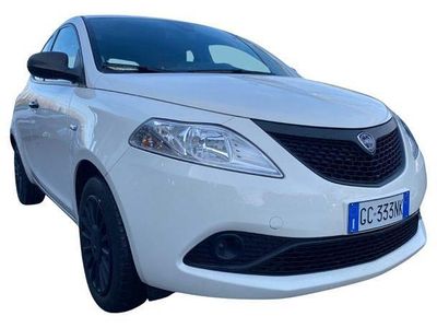 Usata Lancia Ypsilon Gold 69 CV (50 kW) 2020 Bianco