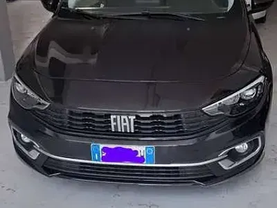 Usata Fiat Tipo Easy 120 CV (88 kW) 2017 Nero Station wagon