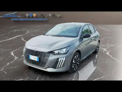 Usata Peugeot 208 101 CV (74 kW) 2025 Grigio Utilitaria
