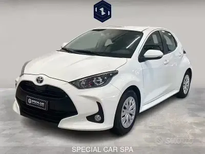 Usata Toyota Yaris Hybrid Business Edition 92 CV (67 kW) 2023 Bianco Berlina