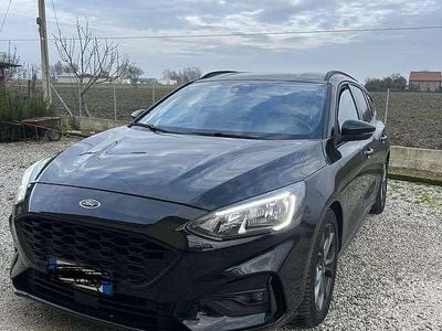 Usata Ford Focus ST-Line 120 CV (88 kW) 2019 Nero Station wagon