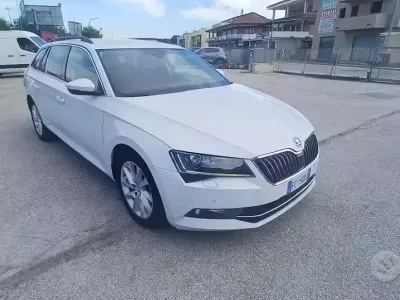 Usata Skoda Superb 150 CV (110 kW) 2016 Bianco Station wagon