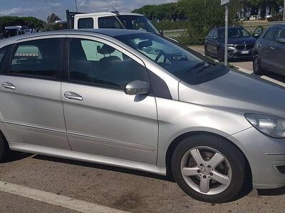Usata Mercedes B200 116 CV (85 kW) 2007 Argento Monovolume